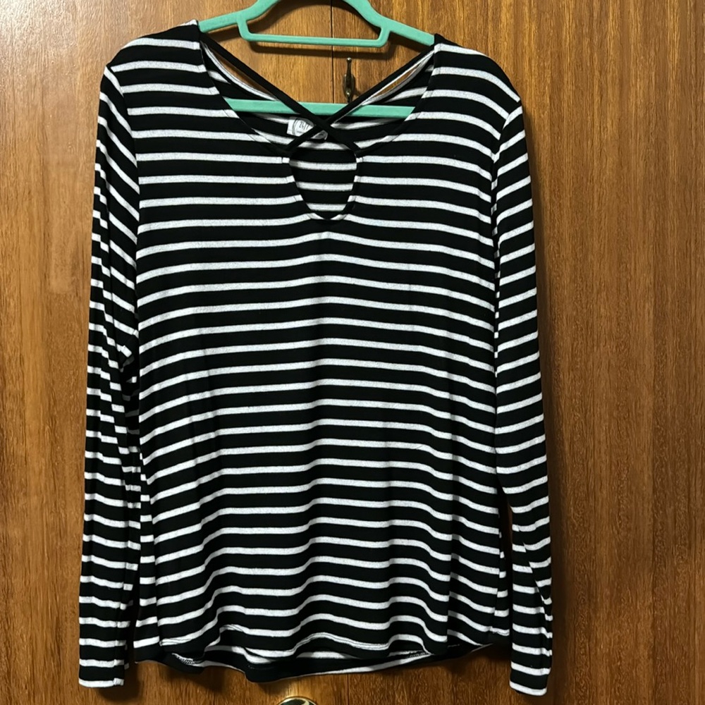Maurices sweater
